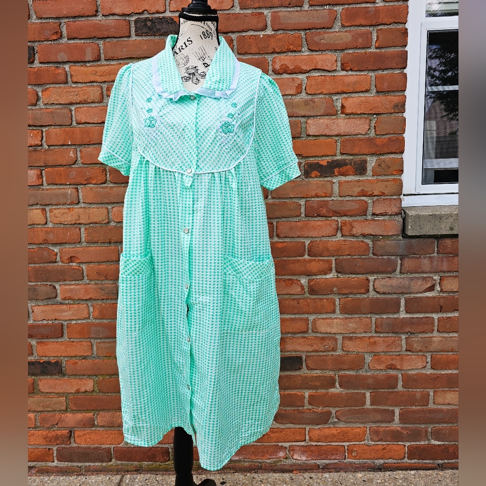 New Vintage Lati Fashion Babydoll House Dress | Snap Front | Cottagecore | Retro